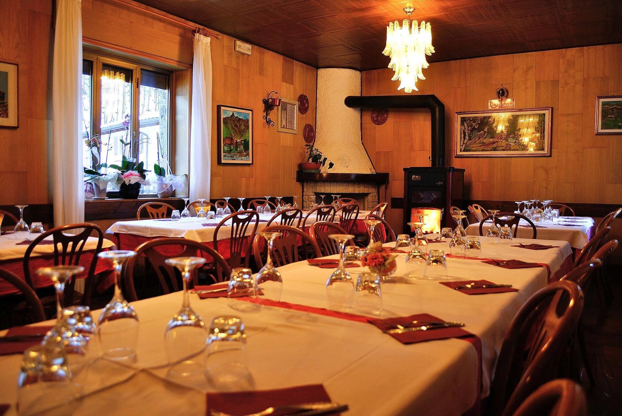 Albergo Morandi Valbondione Eksteriør billede